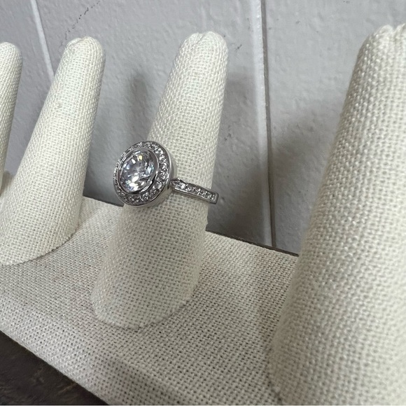 Sterling Silver Cubic Zirconia Ring SZ 7.75 - Picture 3 of 5